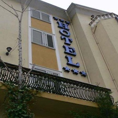 Art Hotel Nirvana Tirana Eksteriør billede