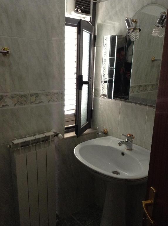 Art Hotel Nirvana Tirana Værelse billede