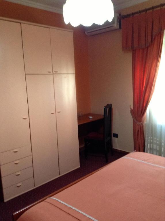 Art Hotel Nirvana Tirana Værelse billede